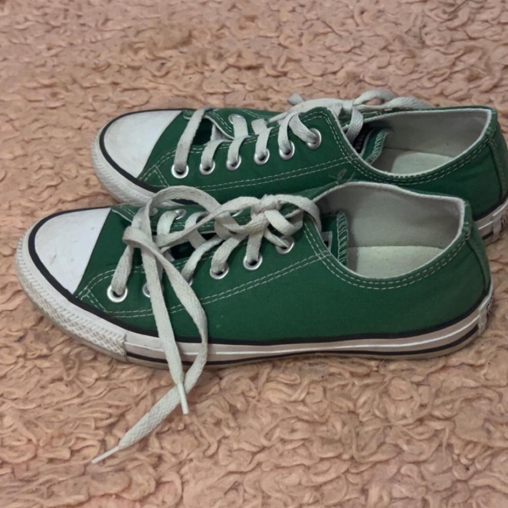 Green converse low top size W7